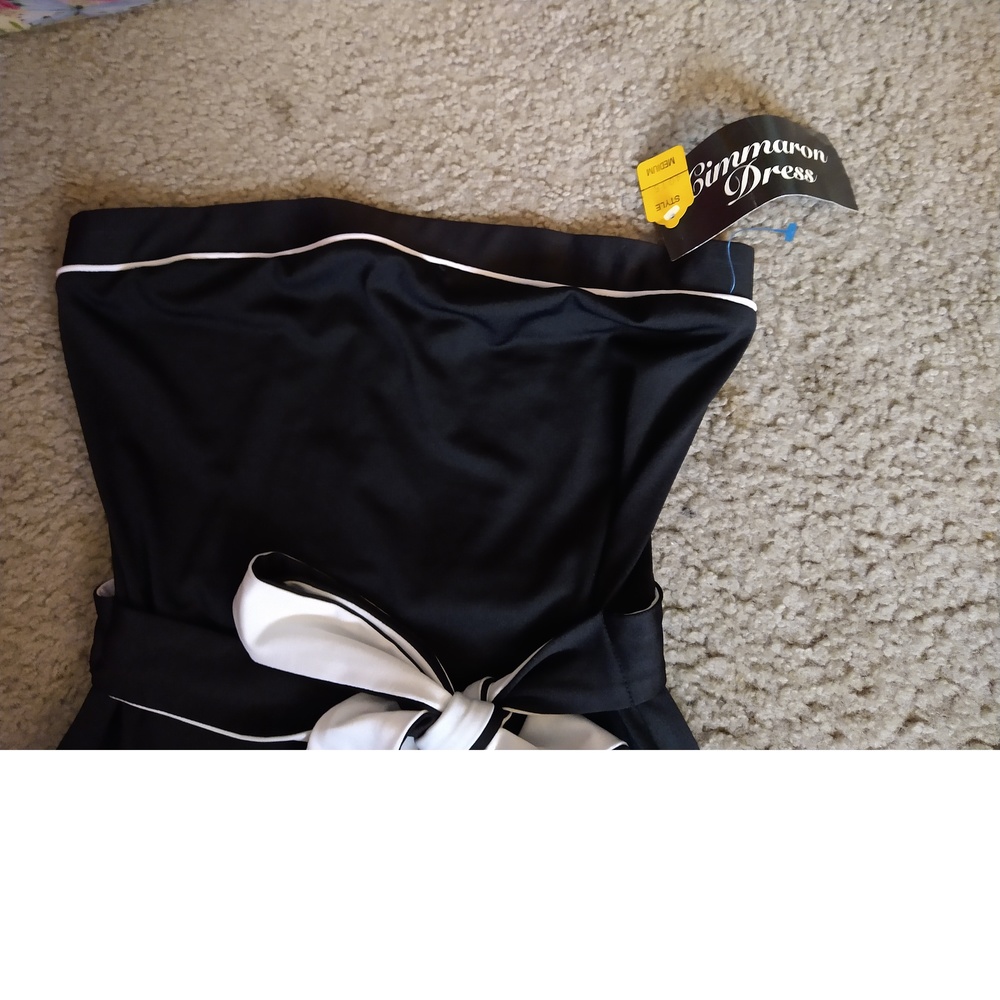 BNWT - CIMMARON BLACK-WHITE STRAPLESS DRESS - SIZE MEDIUM - Picture 3 of 6